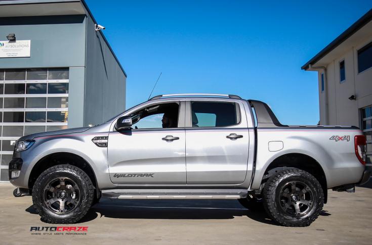 FORD RANGER BEAST BLACK & MACHINED WITH DARK TINT